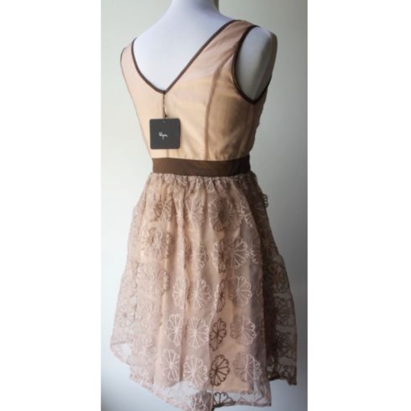 ModCloth Ryu cocoa brown, beige floral patch dress - Picture 3 of 5